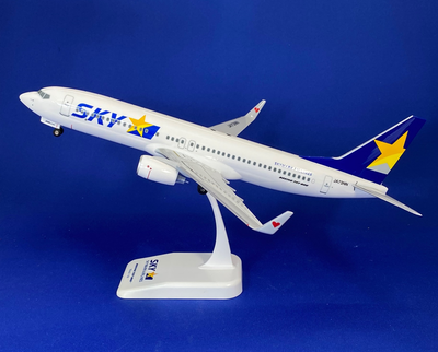  1/130 スカイマーク B737-800W