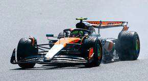 spark 1/18 McLaren MCL39 No.4 McLaren Formula 1 Team Winner British GP 2025 Lando Norris