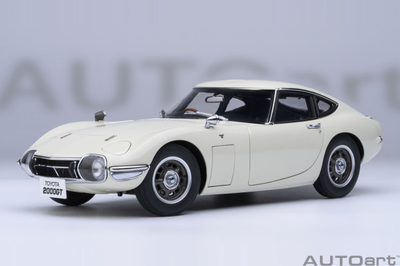 AUTOart 1/18 トヨタ 2000GT 1967 （ホワイト）  「 コンポジットダイキャストモデル
