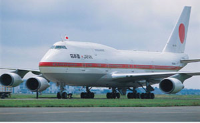 Dragon 1/144 日本国 政府専用機 B747-400 塗
