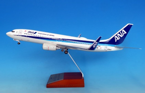 1/100 737-800 JA90AN (ギアつき WiFiレドームつき 木製台座プレート  スナップフィット