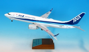 1/100 737-8 JA030A (ギアつき WiFiレドームつき 木製台座プレート付） スナップフィット