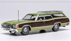 Ixo  1/43 フォード LTD カントリースクワイア 1972 ライトグリーン