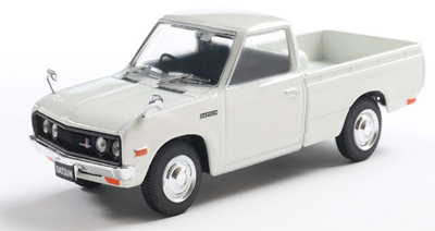 First 1/43 ダットサン 620/1800 ホワイト  ダイキャスト製