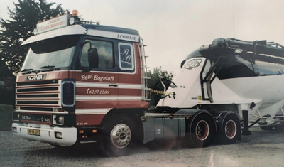WSI 1/50 "Bent Bogetoft  SCANIA 3 SERIES STREAMLINE 6X2 TAG AXLE"
