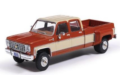 Ixo 1/64  シボレー K30 クルーキャブ デューリー 1975  グリーシアンブロンズ/サンタフェタン デラックスツートン