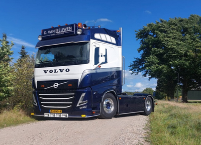 WSI 1/50  ボルボ FH5 グローブトロッター 4&times;2