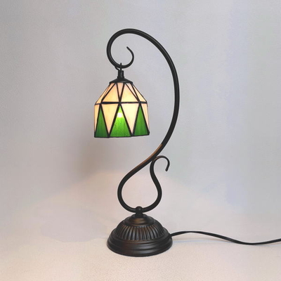 ステンドグラステーブルランプ　　品番.td030587