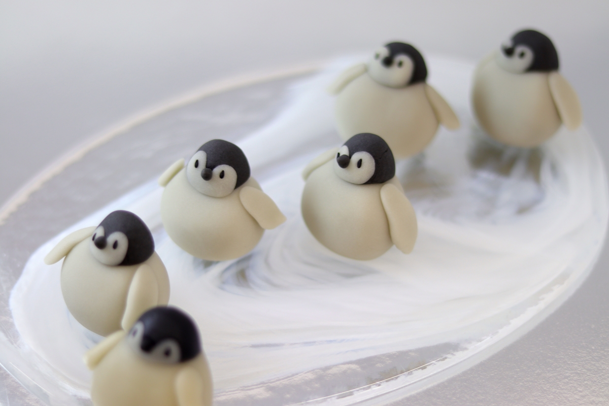 癒しの練り切り『 赤ちゃんペンギン 』4個入 御菓子司 紅谷三宅