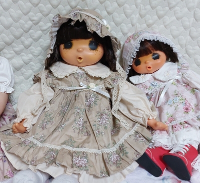 ドール服  生成りベージュ花柄エプロンドレス