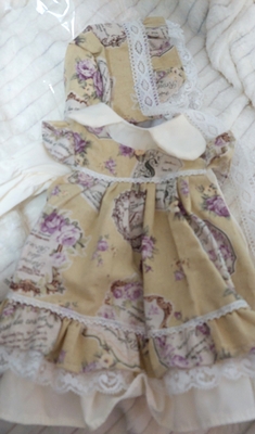 ドール服 アンティーク柄 エプロンワンピ 50