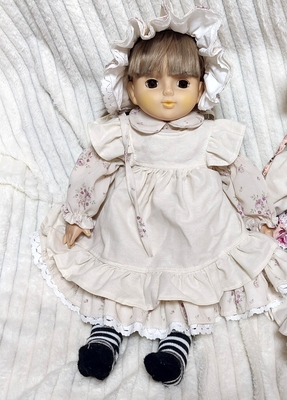 ドール服 うす紫花柄ワンピース エプロン 50