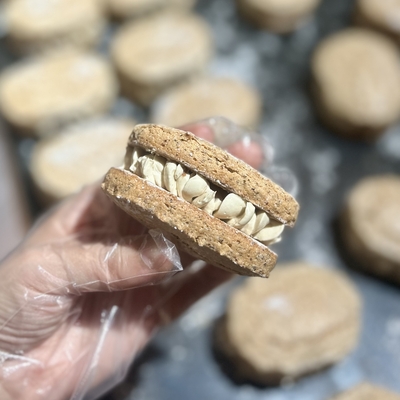 コーヒーとチョコレートのダックワーズ５個入【冷凍便】