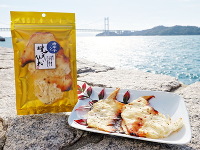 えいを味付けし、唐辛子をまぶし、焼いて、ほぐし、そがけた、「焼えいひれ」一度食べたらリピーターに必ずなりよ。