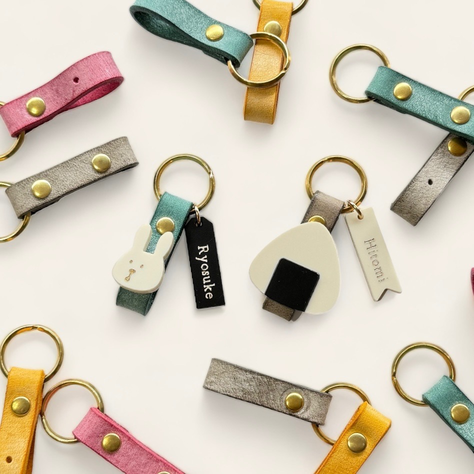 10色から選べる】 名入れもできる バッジが付けられる レザー