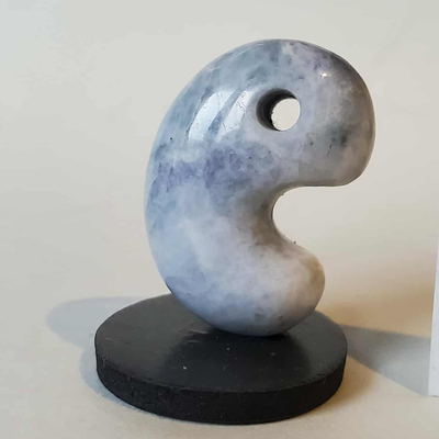 20251115-08 ラベンダー翡翠勾玉