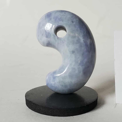 20251115-06 ラベンダー翡翠異形勾玉