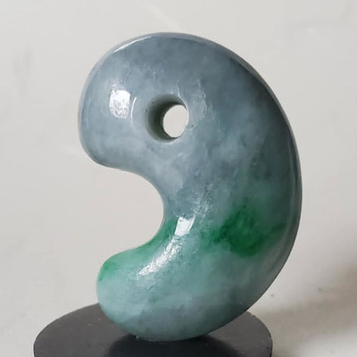 260110-03 レムリアグリーン翡翠勾玉