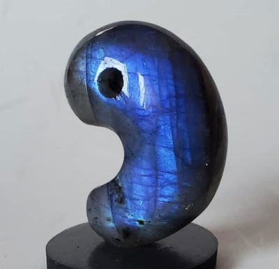 260110-11 ラブラドライト勾玉