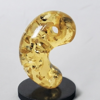 260809-6 琥珀勾玉