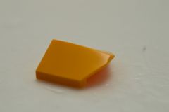 %1762 スロープ33度[パステルオレンジ]2x2(両側、一部切取、上部傾斜あり、斜面:無)