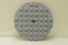 %74611 プレート[新灰]8x8(円、ペグ穴)