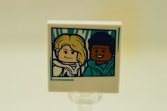 %3068b タイル[白]2x2(Gwen StacyとMiles Moralesのミニフィグ)