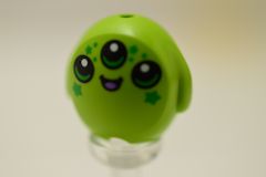 %6330 枕[黄緑](エイリアン)