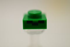 %3024 プレート[緑色]1x1(マイクラ、Zombieの顔)