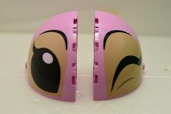 %76776 ブロック[パステルダークピンク]5x5x3.33(丸、1/4ドーム、目玉左右ペア)