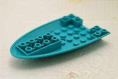 %5122 飛行機胴体フロント[ダークシアン]6x10(下部)