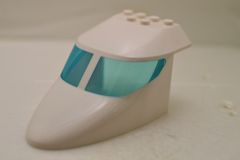 %69953 飛行機胴体フロント[白]6x10x4(ガラス[透明水色])