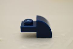 %5841 曲面ブロック[紺]1x2(プレート付)