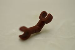 %93061 スケルトンの腕[新茶](クリップが異なる向き)