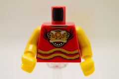 ミニフィグ胴体[赤/黄色](ドラゴンヘッド)