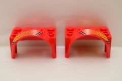 %3387 マッドガード[赤]4x2.5x2(チェッカー[パステルオレンジ]、アーチ、左右ペア)