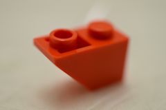 %3665 逆スロープ45度[赤オレンジ]2x1(斜面:粒大)