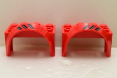 %3387 マッドガード[赤]4x2.5x2(通気口、アーチ、左右ペア)