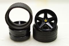 %5810%7834 タイヤ24mmx11mm x2個 車輪[黒](ペグ穴、フェラーリロゴ) x2個 セット