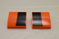 %15068 カーブスロープ[オレンジ]2x2(半面[黒]、左右ペア)