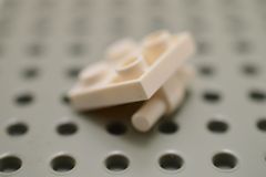 %5066 プレート[白]2x2(下部に丸棒取っ手)