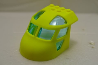 %11293 %11297 飛行機胴体フロント[ネオンイエロー]6x8(ガラス[透明水色]、上部)