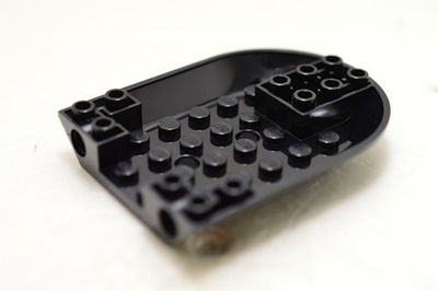 %5123 飛行機胴体フロント[黒]6x8(下部)