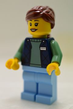 F8187 配達員(女性、#60500)