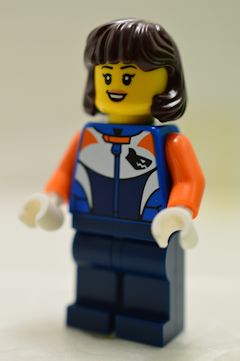 F8189 バイクレーサー(女性、#60491)