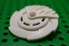 %41660 バイオニクルの盾[白]5x5(軸付)