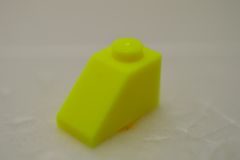 %3040 スロープ45度[ネオンイエロー]2x1(斜面:粒大)