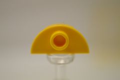 %1745 プレート[黄色]1x2(1/2円、ポッチ1個)