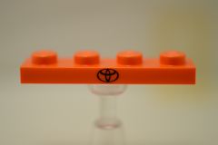 %3710 プレート[オレンジ]1x4(トヨタ エンブレム)