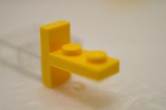 %4585 ブラケット[黄色]1x2‐2x1(中央)